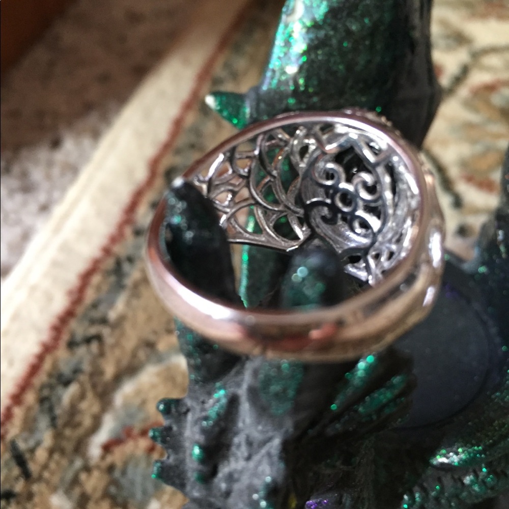 SOLD. CALIFORNIA BLACK JADE RING - Picture 4 of 5